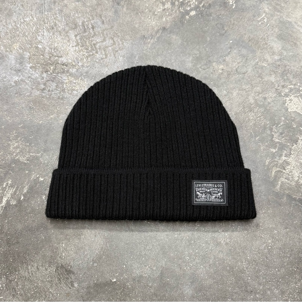 Levi’s Black Fleece Lined Knit Beanie One Size Winter Hat